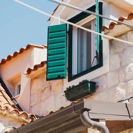 & Kartolina شقة *